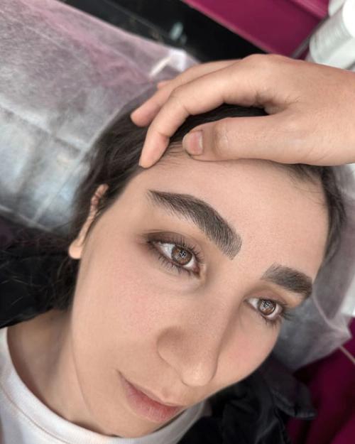 هاشور ابرو در مرکز زیبایی مریم حمزه ای