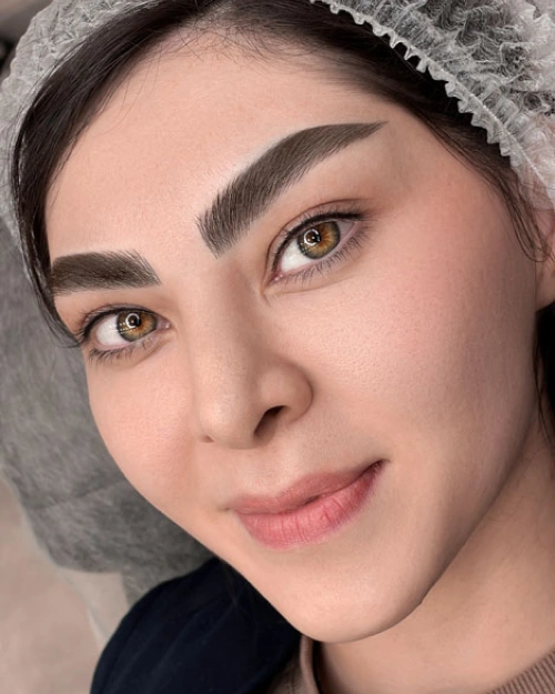 میکروبلیدینگ ابرو با پیگمنتر نگار