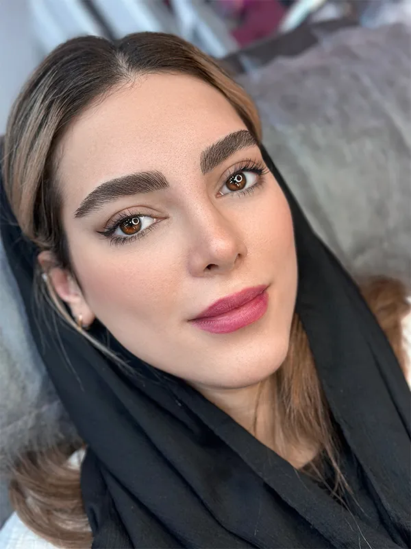 میکرو بلیدینگ بلاگر در مرکز زیبایی مریم حمزه ای