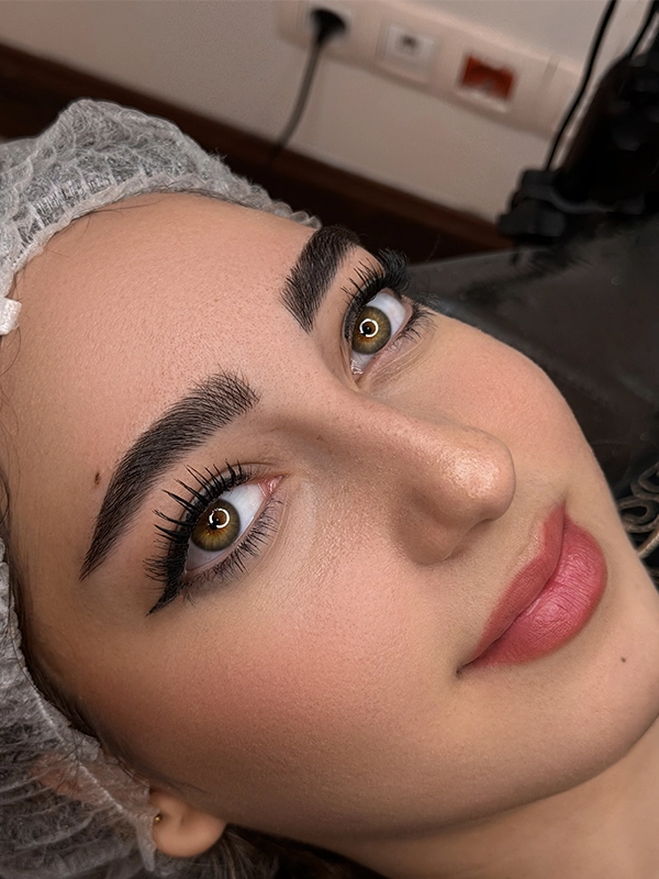 فیبروز مویی ابرو